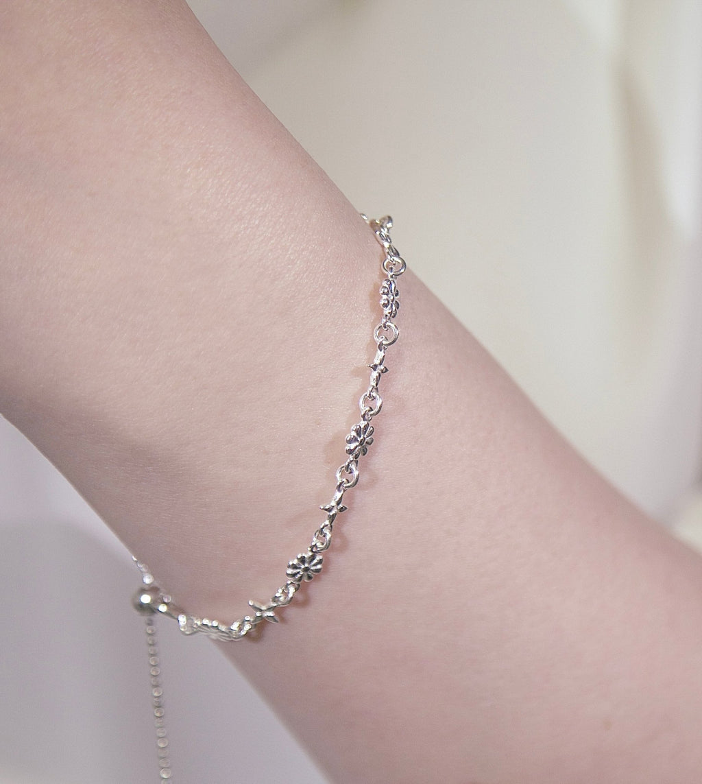 Starlit Daisy Bracelet — 925 Sterling Silver - YUNDIA