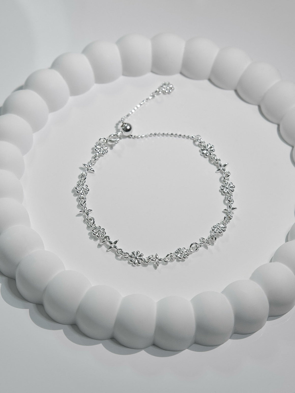 Starlit Daisy Bracelet — 925 Sterling Silver - YUNDIA