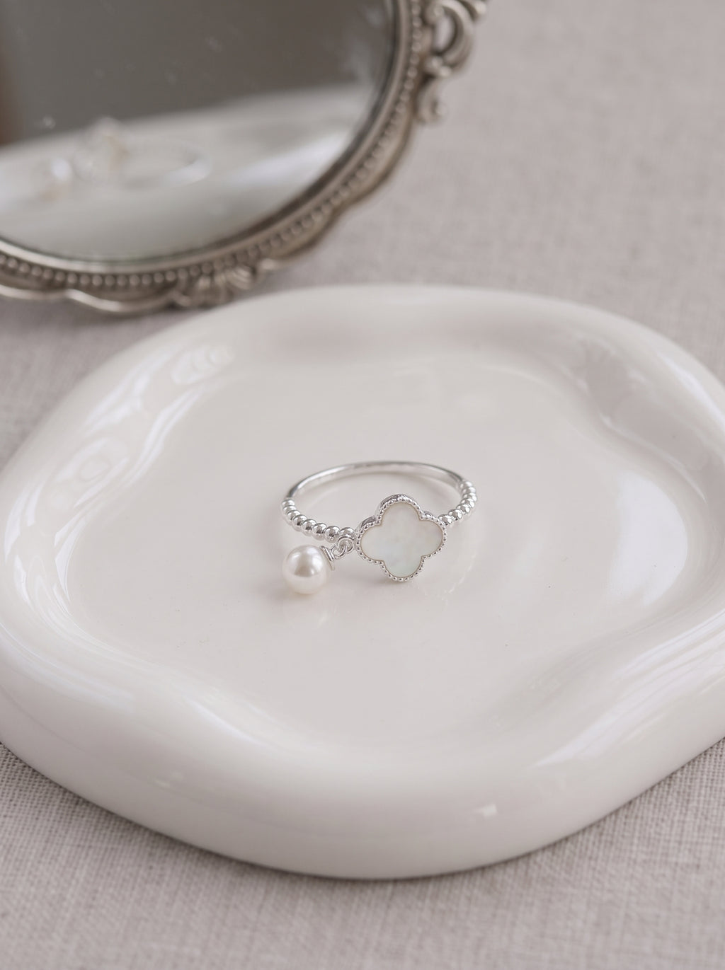Pearl Clover Ring — 925 Sterling Silver